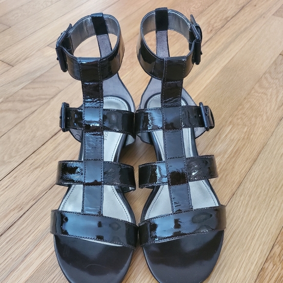 New in Box Kenneth Cole Reaction brown sandals - Picture 2 of 9